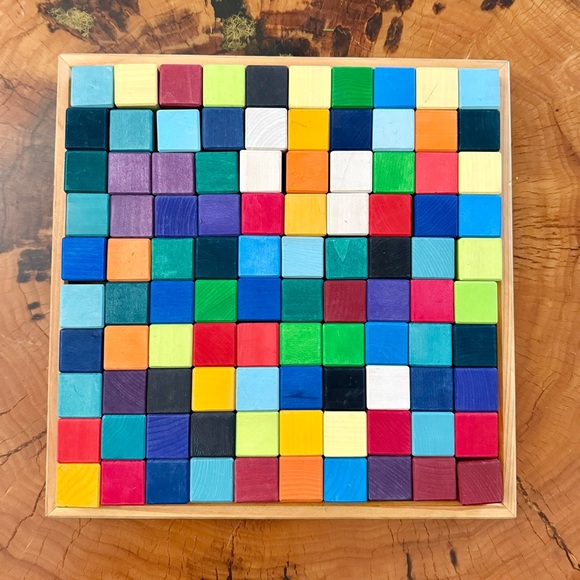 Grimm’s Spiel & Holz Montessori 100 Colored Rainbow Wood Blocks with Tray - Picture 2 of 4